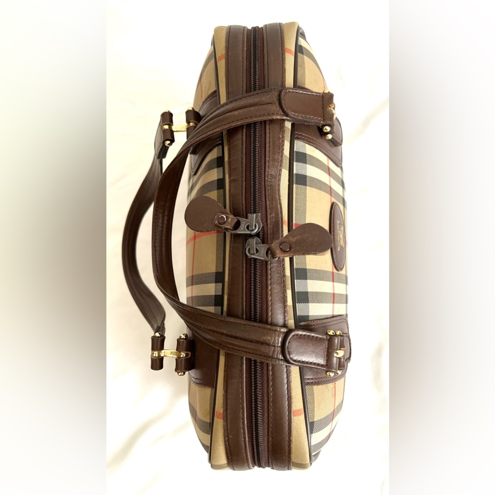 Burberrys’ Vintage Nova Check Boston Bag - Picture 7 of 15